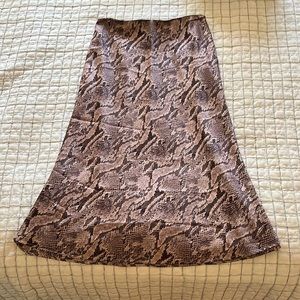 Mid length silky skirt